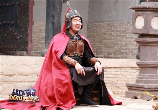 ‘嗨神’张国立操碎了心  如兄亦如父