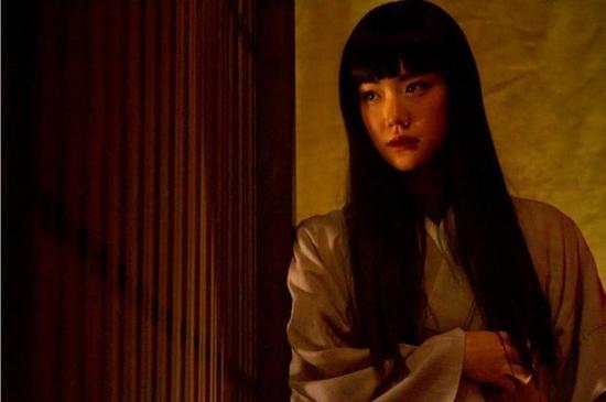 在《浪客剑心》中演高荷惠的苍井优获好评