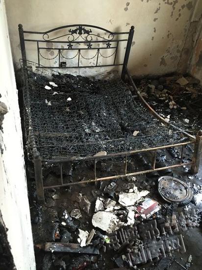 火灾过后,房间里已是一片狼藉