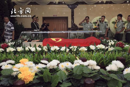 用军人的方式祝我们的好兄弟一路走好