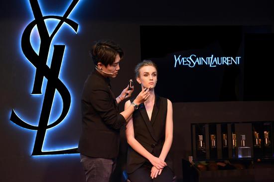 ysl圣罗兰美妆惊艳北京skp拒绝妥协当下规则自定