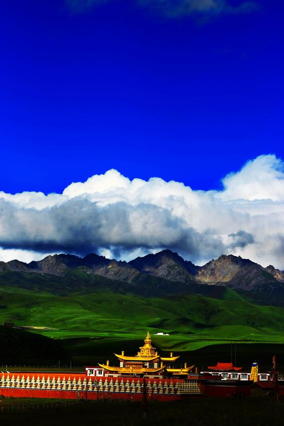 发现最美观景台-雅拉神山