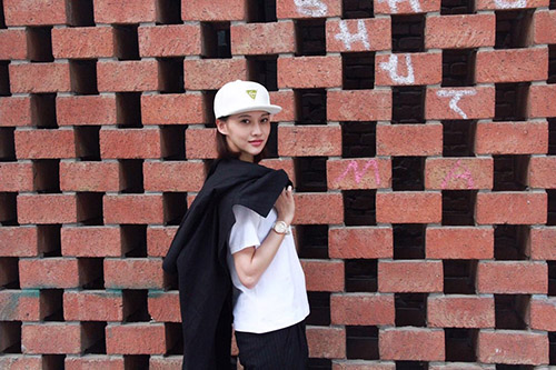 白柳汐帅气装扮