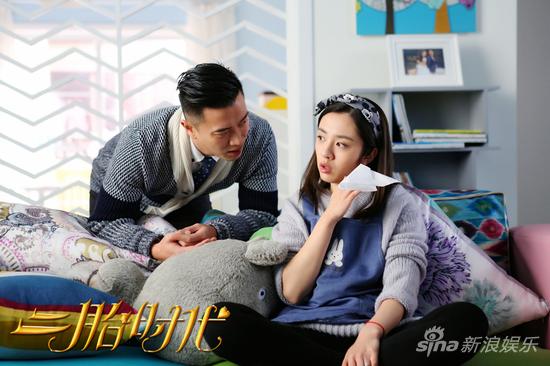 蒋毅饰演的陆晓东和陈亦飞饰演的韩丁，都在家庭中勤做“双面胶”