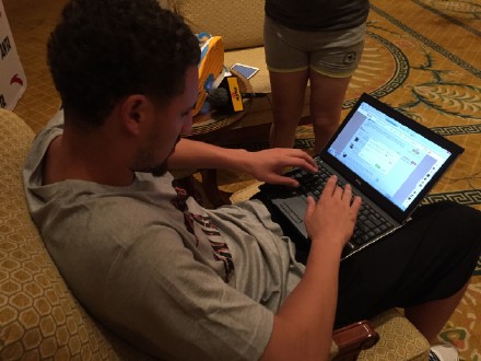 汤普森认真回答网友问题