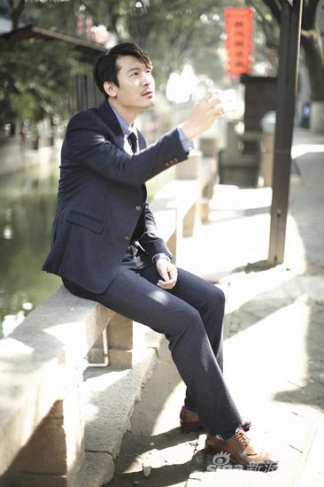 由王东饰演的霸道总裁沈东军和热巴饰演的傲娇女王高雯组成的"