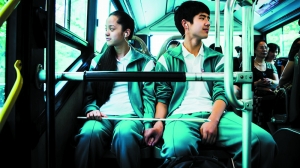 在《北京爱情故事》中与刘昊然出演情侣，但父母规定她要满18岁才能拍拖。