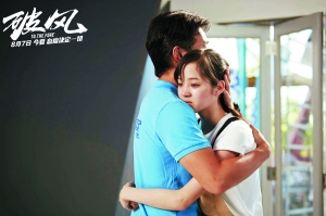 在《破风》中挑战哭戏，她说演戏时会向父母请教。