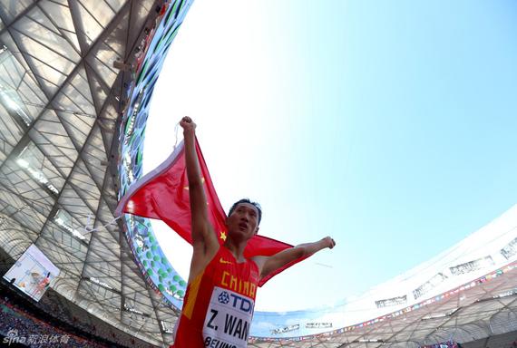 中国选手王镇获男子20公里竞走银牌