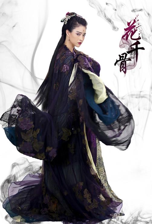 蒋欣伶俐的眼神