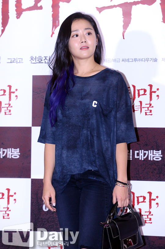 韩星文瑾莹接拍新剧《村庄》10月开播