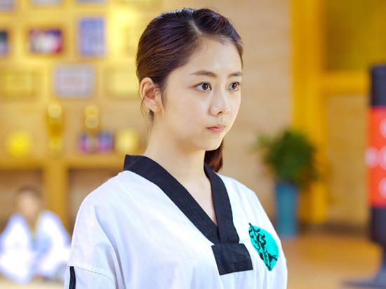 旋风少女收官在即谭松韵卖萌惹人怜