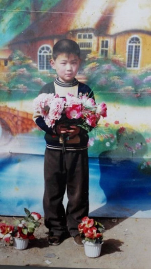 星动亚洲马涛被曝童年瘦照原是留守儿童