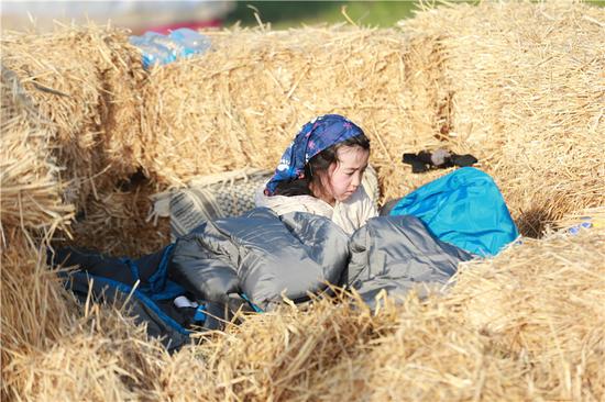 爸爸3夏克立夏天睡草堆深夜卧谈生死离别