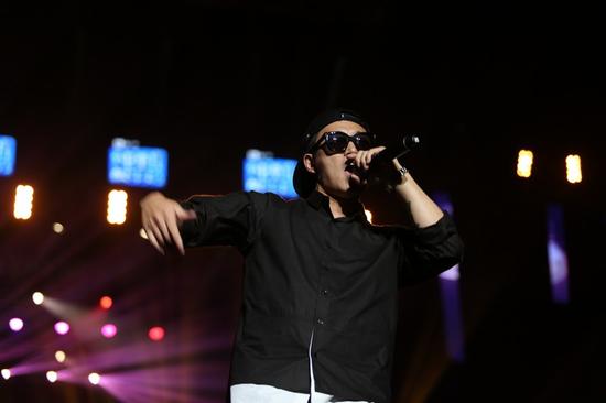 Gary炫酷说唱表演 