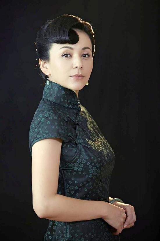 王琳《花开如梦》曝旗袍照 优雅具年代感