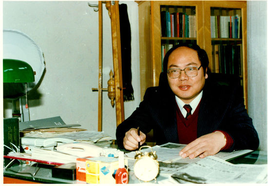 朱胜文工作照片