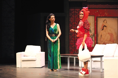 赵蕙梓（左）与王茜则是情妇与正室的关系。