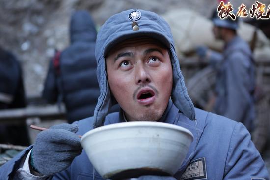 《铁在烧》王雷齐奎兄弟上阵