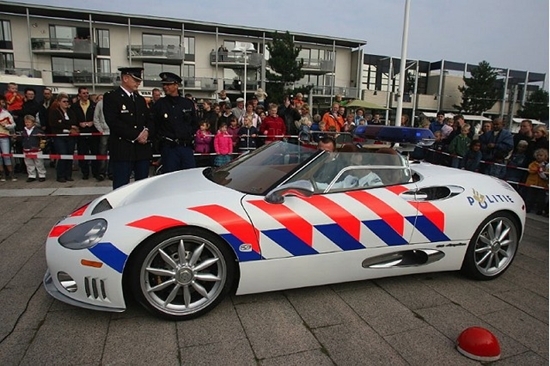 奥迪R8只能排第七 十部世界上最快警车！