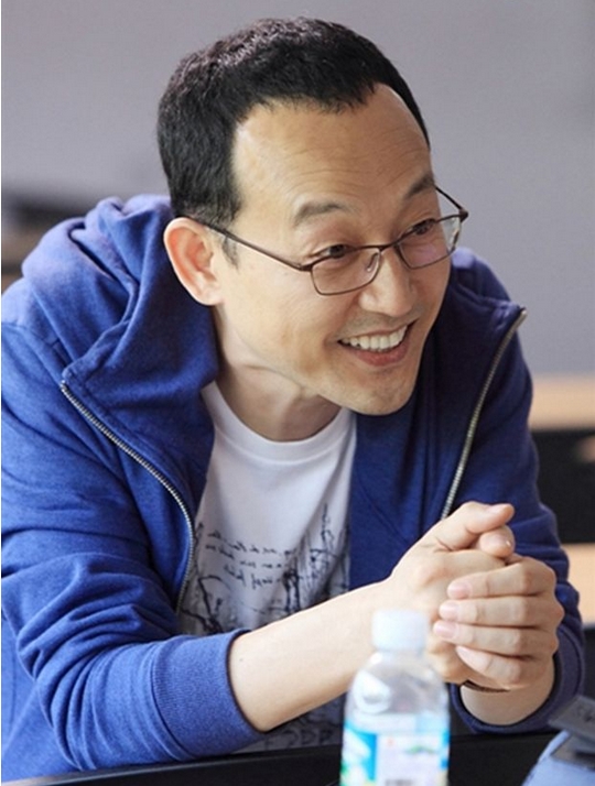 满屋导演表民洙来华头疼演员片酬高