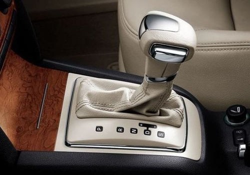 驾驶注意这10点远离危险 5种情况下别超车