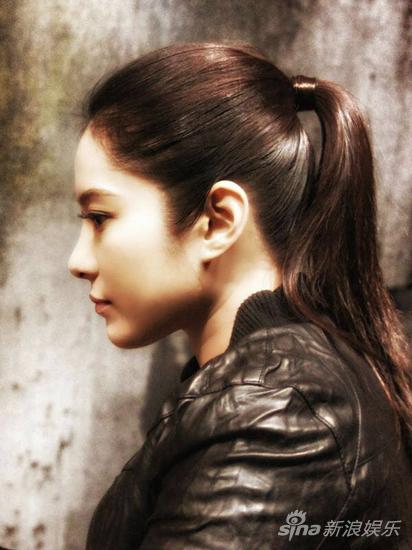 张瑀希Nadia《浮出水面》