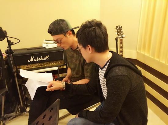主题曲《不可说》录音前霍建华与麦振鸿沟通歌曲细节