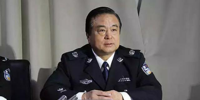 武长顺被曝送杨栋梁母亲戒指