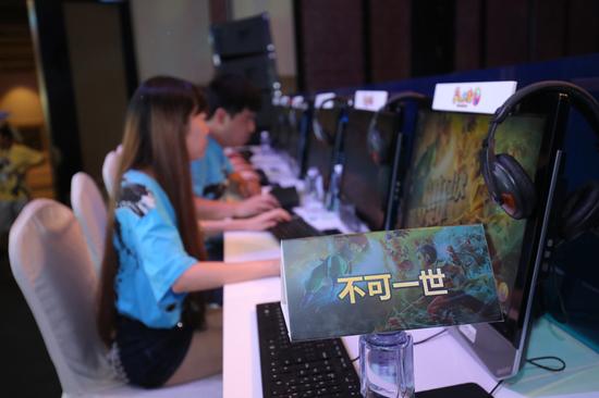 图4：2015年全民PK赛亚军（1）