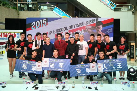 明星选手和评委合影