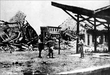 1944年11月，被日军占领的桂林火车站（资料图片）