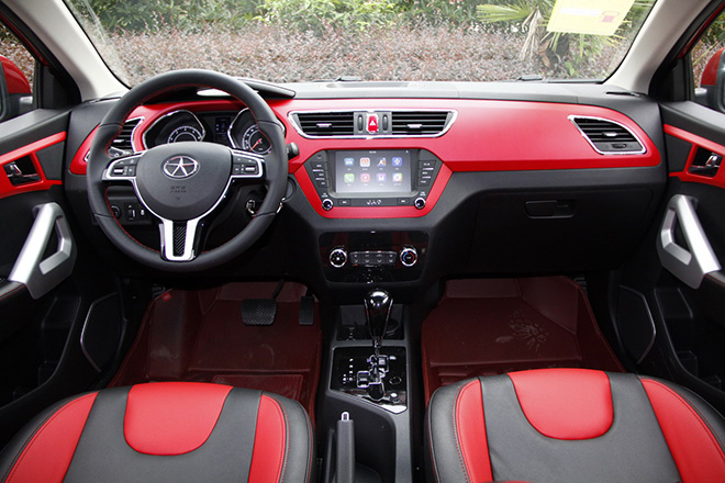 稍息立正向前看 自主汽车大阅兵