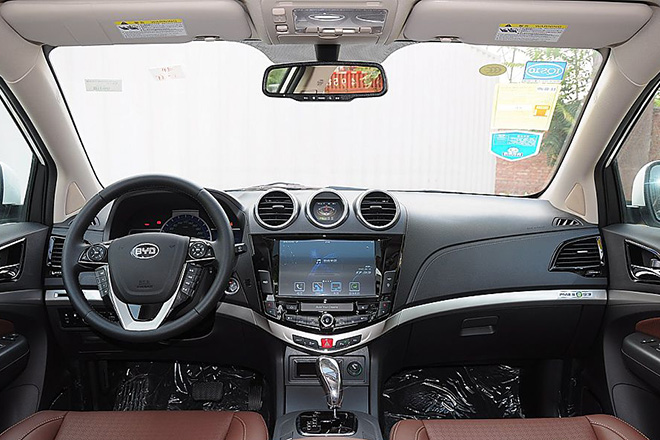 稍息立正向前看 自主汽车大阅兵