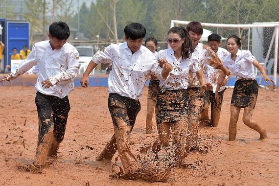 泥浆足球赛