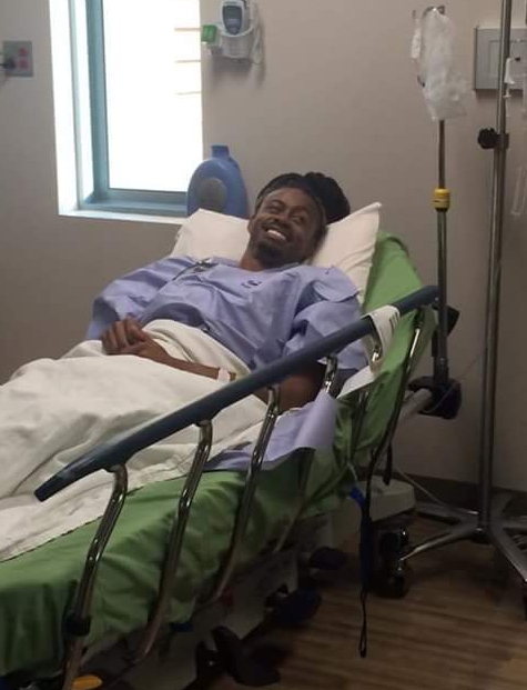 梅里特顺利接受肾移植手术