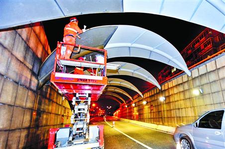 白天通车晚上大修 复兴东路隧道悄然完成升级