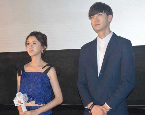 郑媛元《男神》见面会秀粤语 搭档任言恺