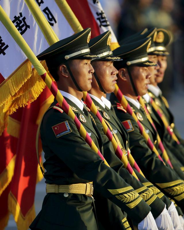 习近平:将裁减军队人员30万|阅兵|中国|彭丽媛|观礼|天安门城楼_手机新浪网