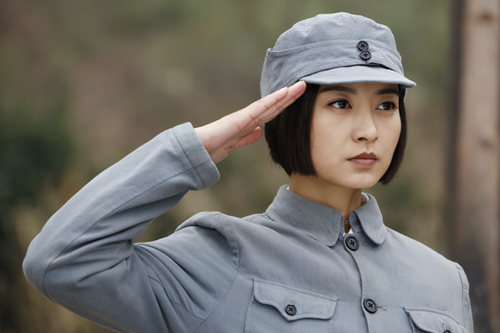 斓曦饰王天鸽