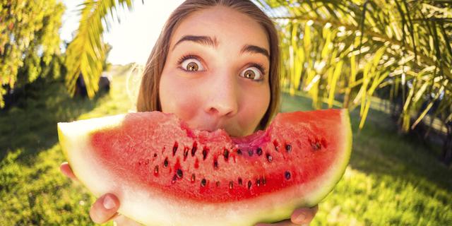 日本女吃100块炸鸡.胃大66倍