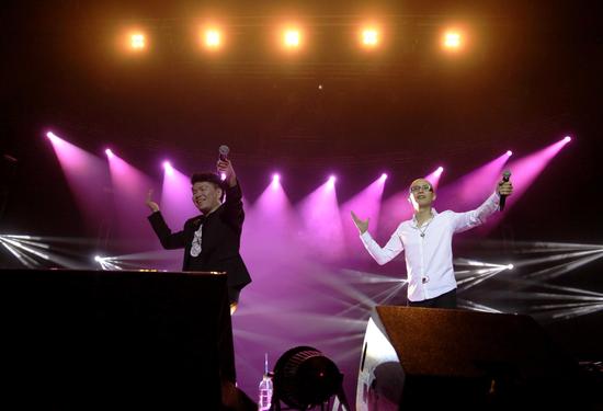 平安与好友常石磊