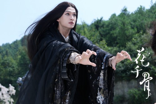 马可《花千骨》剧照马可饰演杀阡陌新浪娱乐讯 由慈文传媒制作并发行