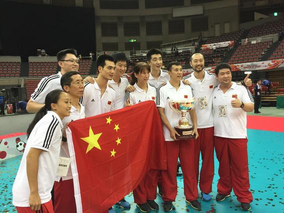 中国女排教练、队医、体能师等