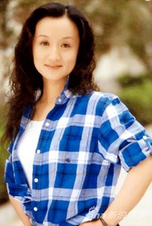 杨昆《十六岁的花季》饰演童老师