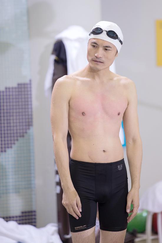 耿乐教练偏爱游泳如鱼得水进步飞跃