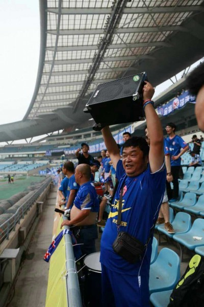 2000年陈建国加入南京球迷会
