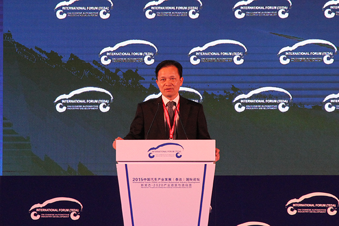 中国工程院院士、党组成员、秘书长 钟志华