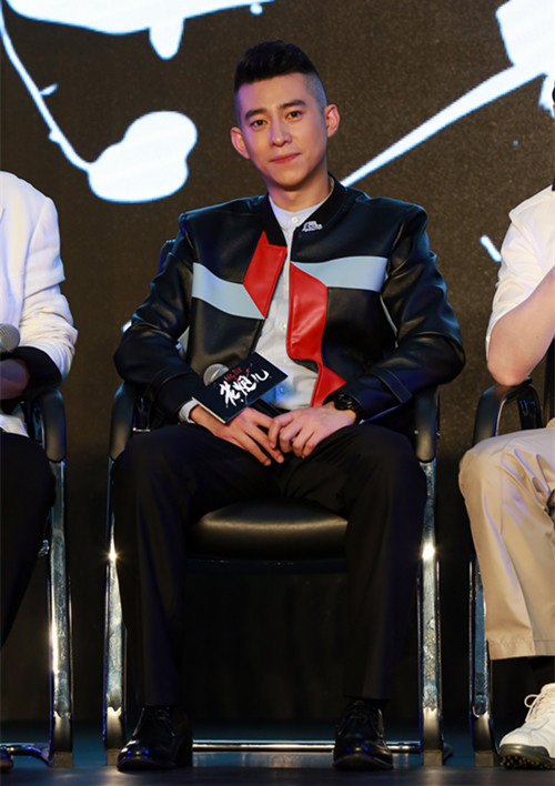 鲁诺亮相老炮儿发布会酷炫出场引尖叫