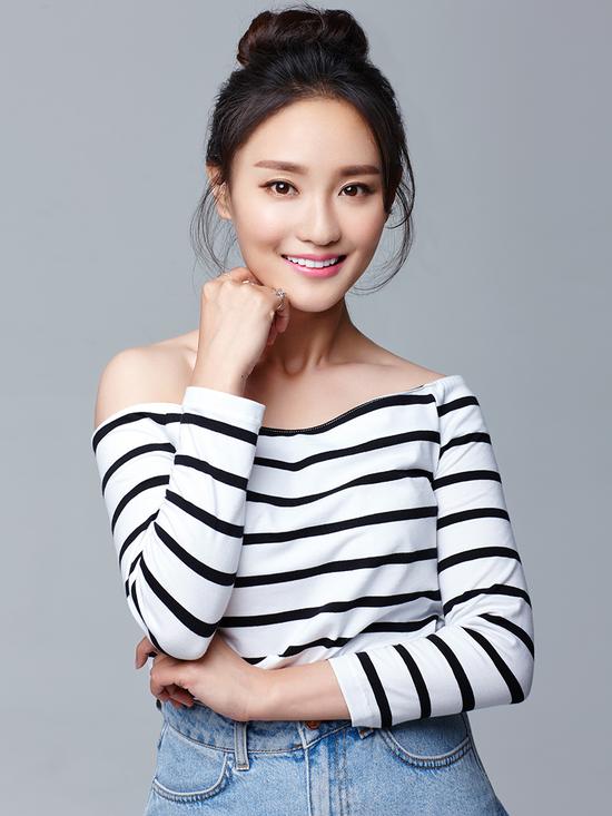 康琳浠清纯动人